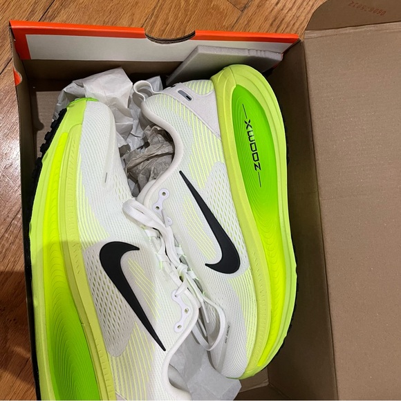 Nike vomero 18 9.5 new